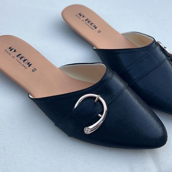 Flat heel ballet flats, black silk flat loafers, size 8 with mini heel - Picture 2 of 5